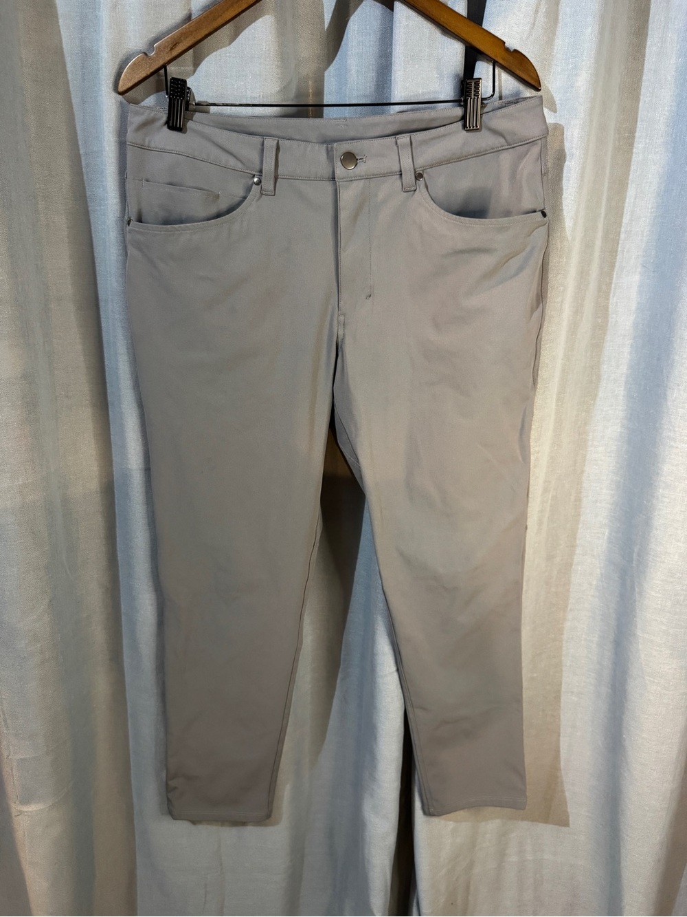 Lululemon Slim Ankle Pants in Soft Light Gray